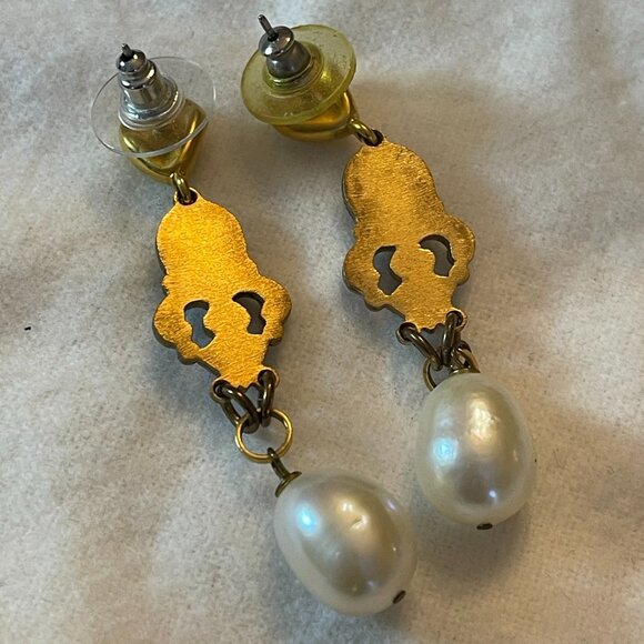 Diego Percossi Papi pierced dangle earrings with moonstone, blue enamel, pearls - Picture 3 of 6